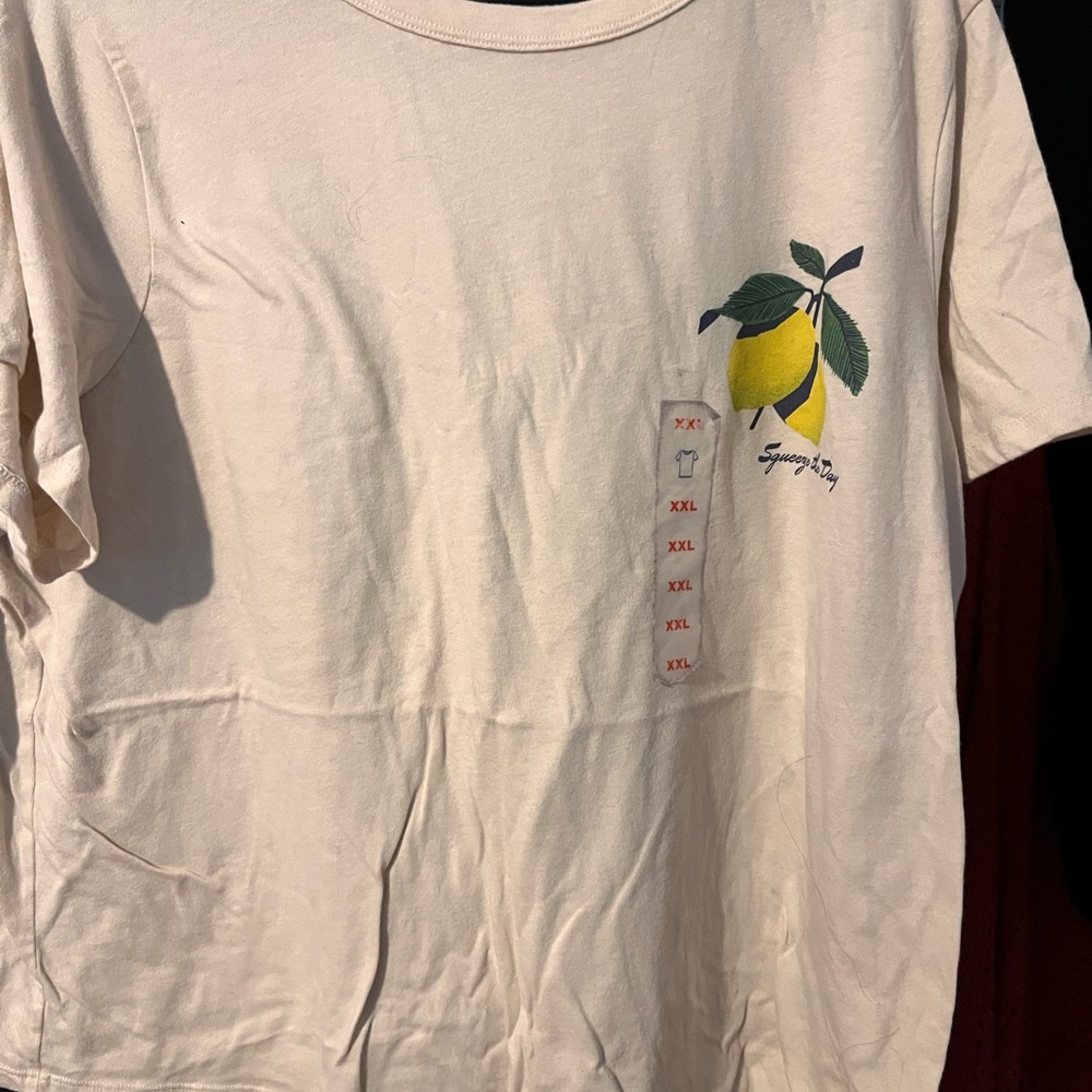Old Navy Cream Graphic Tee